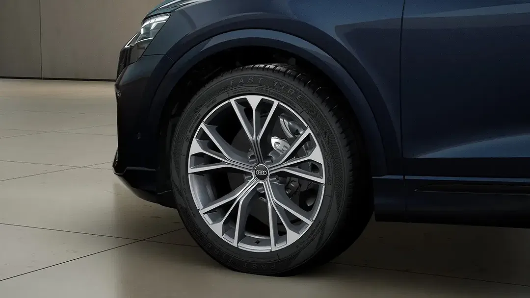Audi Q8 TFSI e quattro Matrix LED S line - Thumbnail 4