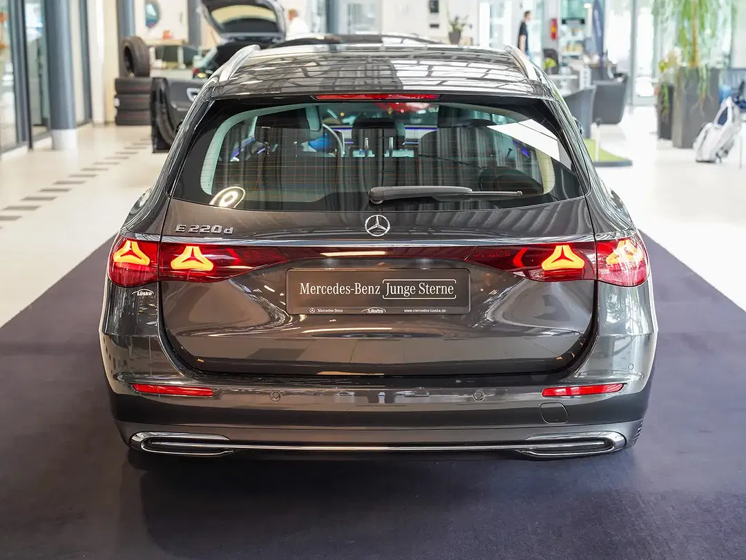 Mercedes-Benz E 220 Avantgarde - Thumbnail 4