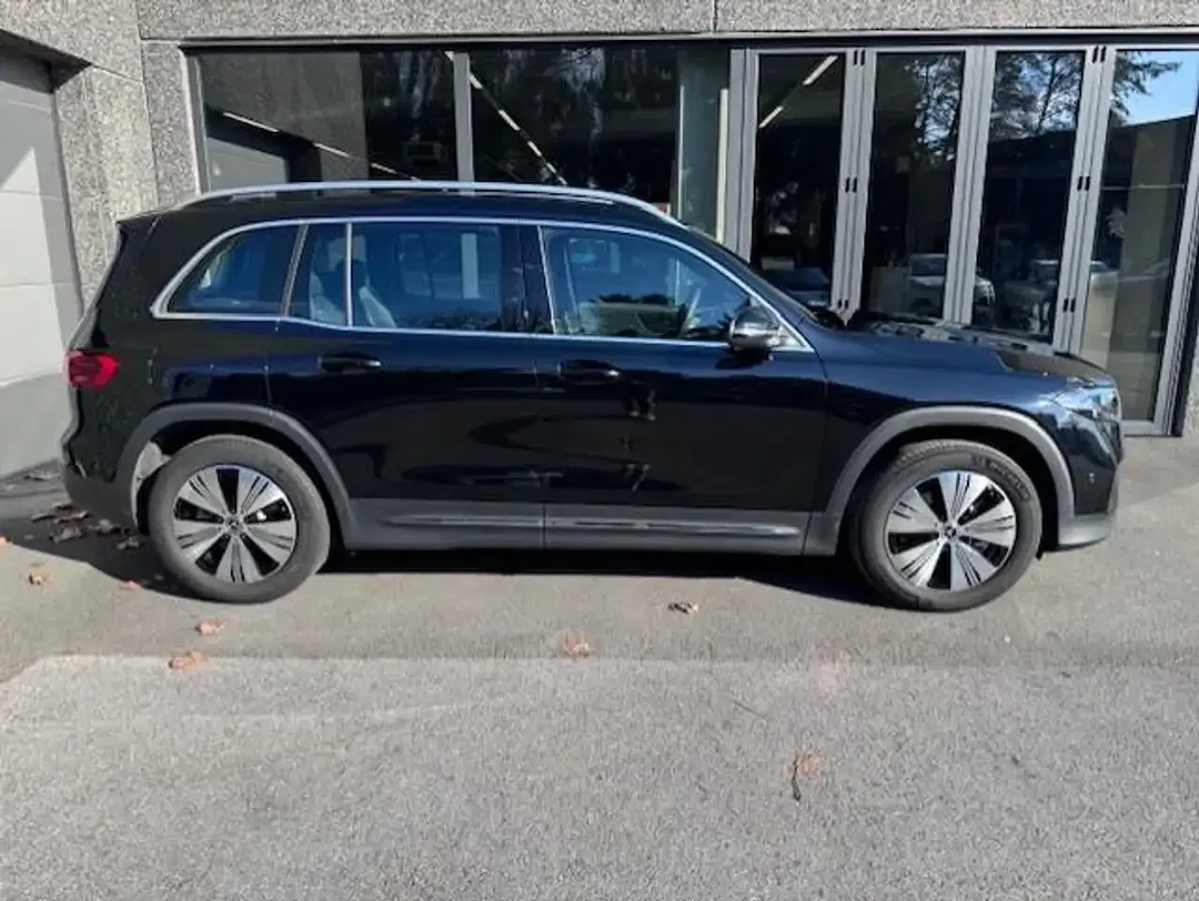 Mercedes-Benz EQB 250 - Thumbnail 4