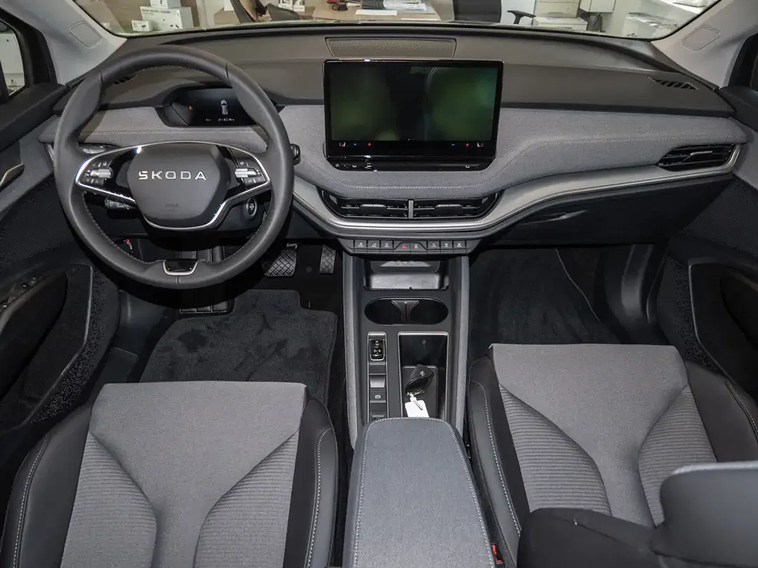 Skoda Enyaq 60 Loft - Thumbnail 6