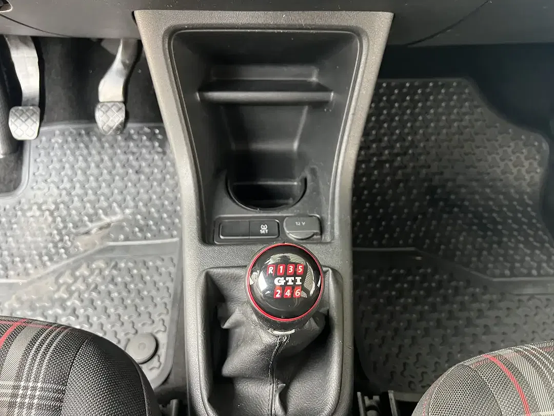 Volkswagen up! GTI - foto 15