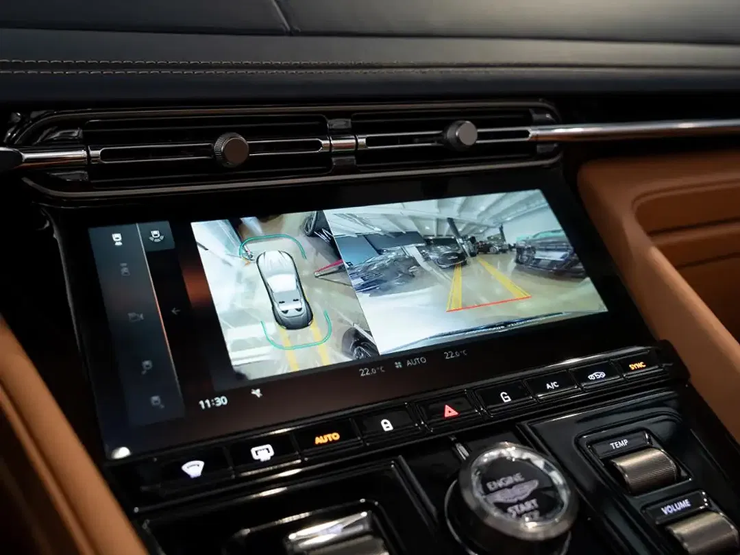 Aston Martin DB12 Volante - Thumbnail 10
