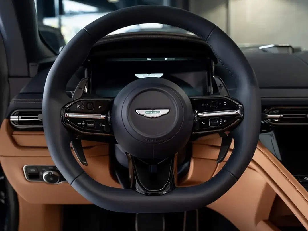 Aston Martin DB12 Volante - Thumbnail 11