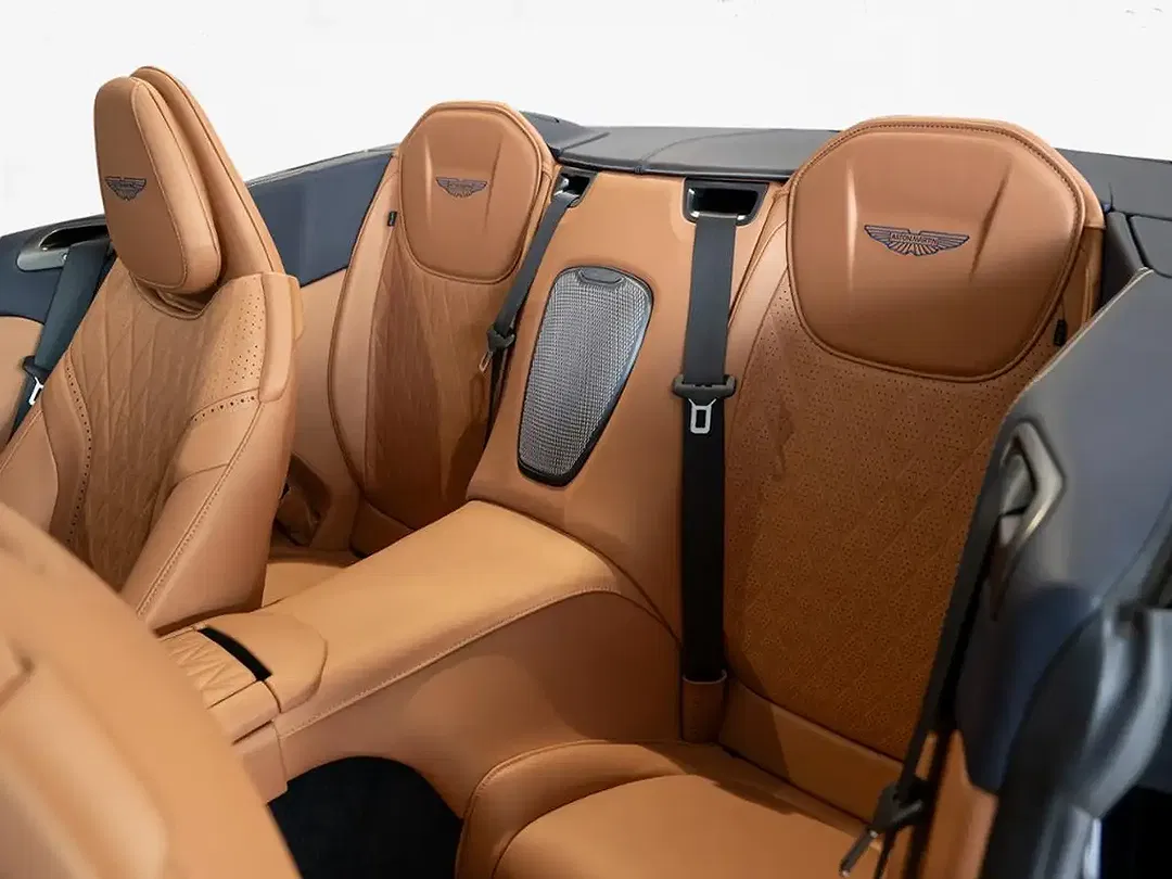 Aston Martin DB12 Volante - Thumbnail 13