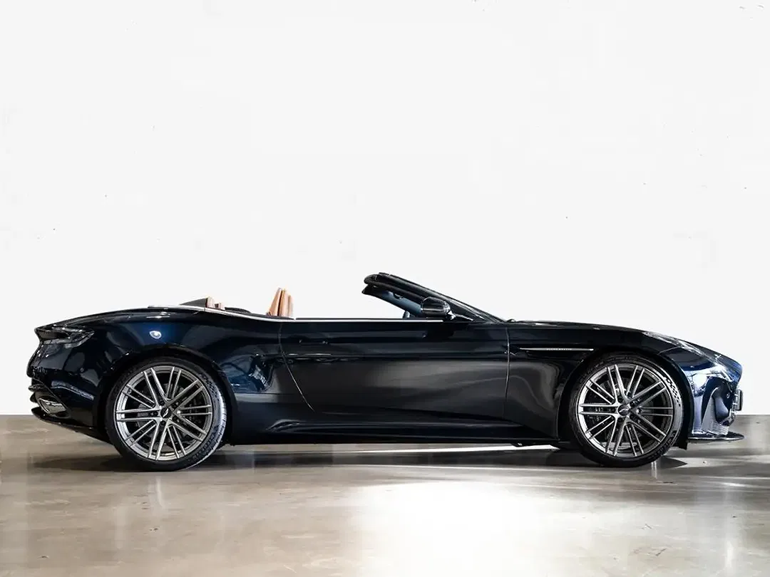 Aston Martin DB12 Volante - foto 15