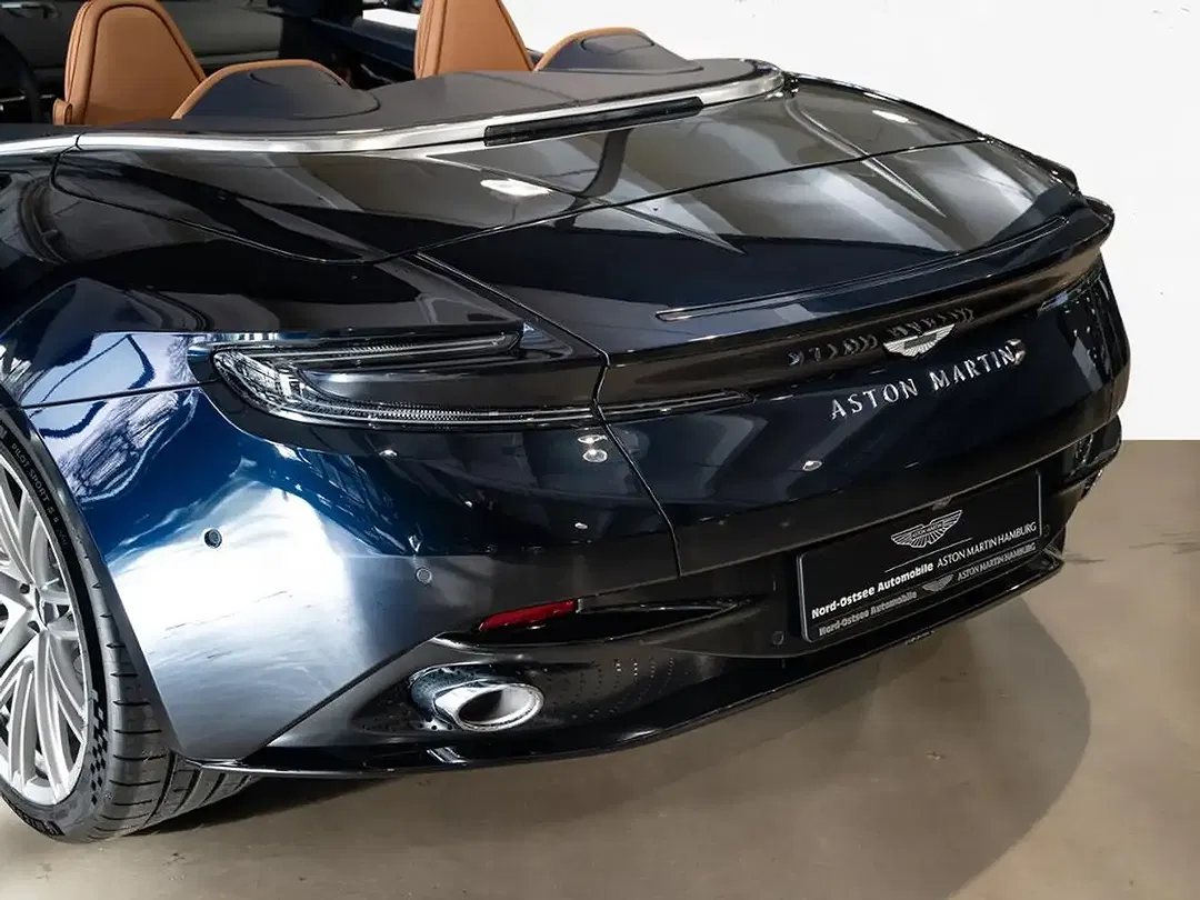 Aston Martin DB12 Volante - Thumbnail 8