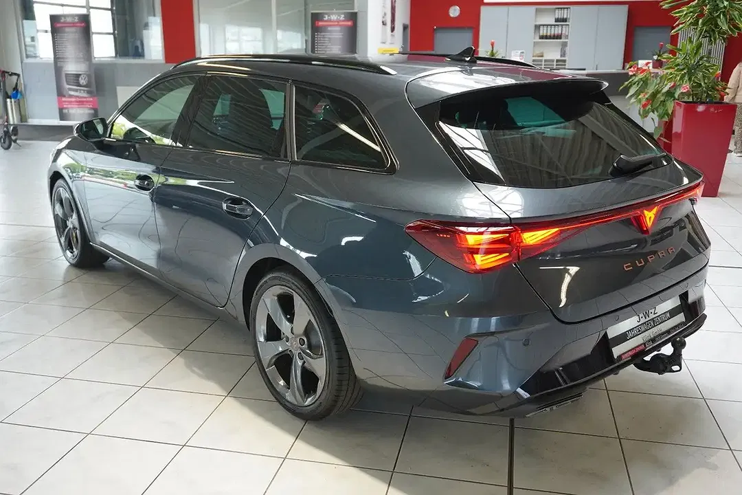 CUPRA Leon 2.0 TSI DSG 4Drive Sportstourer - Thumbnail 4