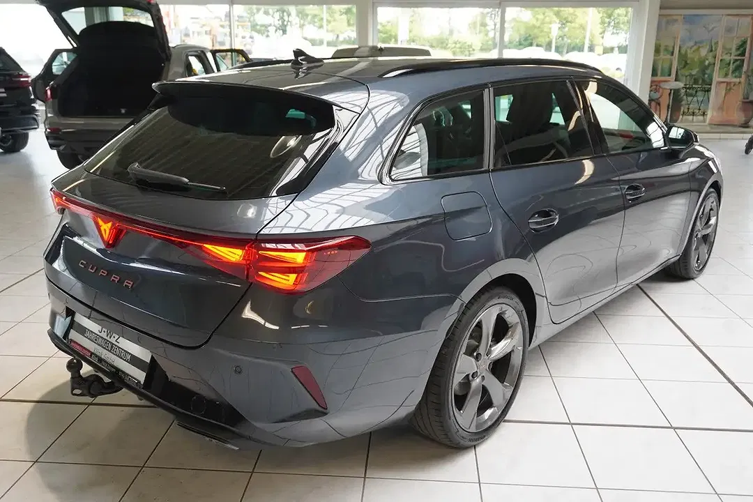 CUPRA Leon 2.0 TSI DSG 4Drive Sportstourer - Thumbnail 6