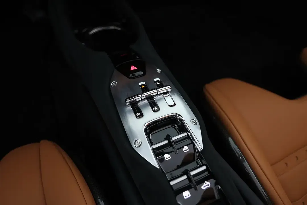 Ferrari 296 GTS - Thumbnail 11