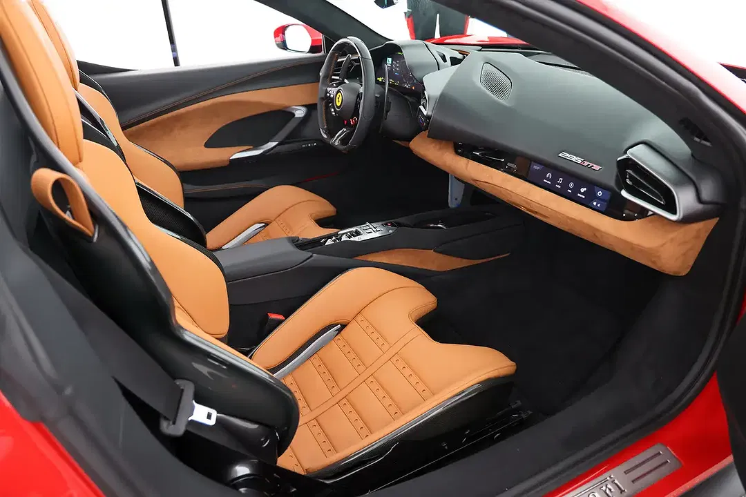 Ferrari 296 GTS - Thumbnail 7