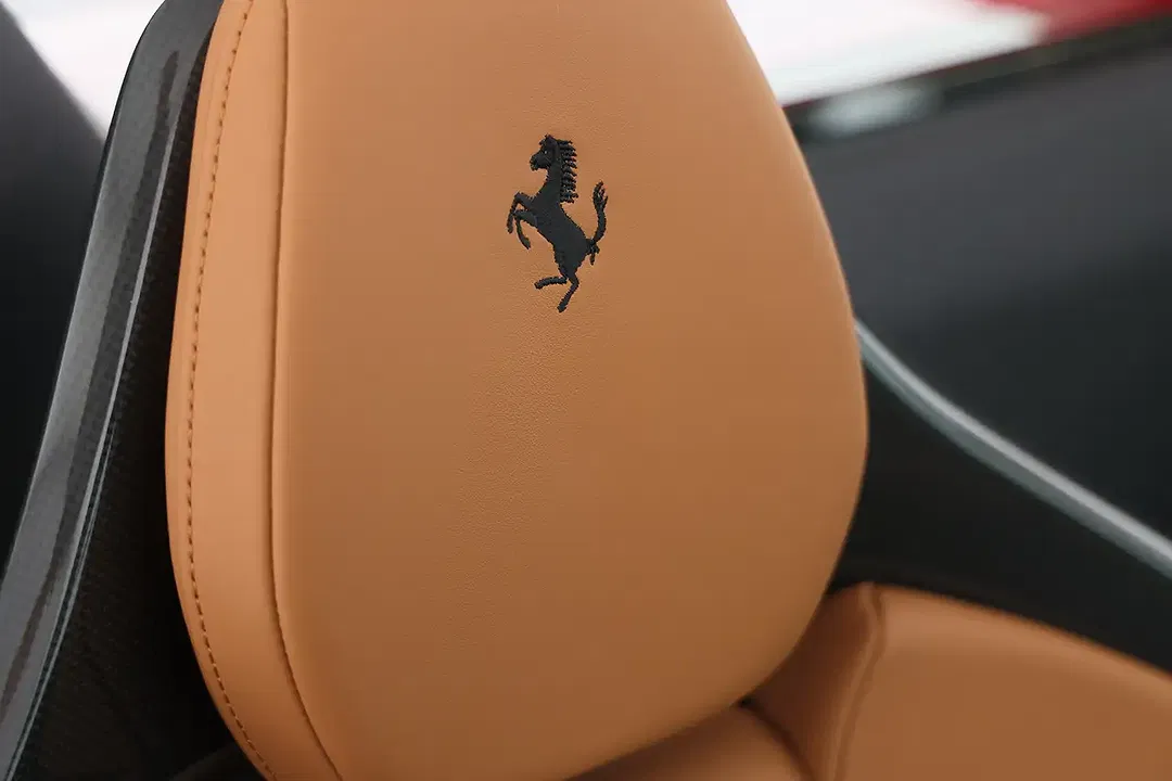 Ferrari 296 GTS - Thumbnail 9
