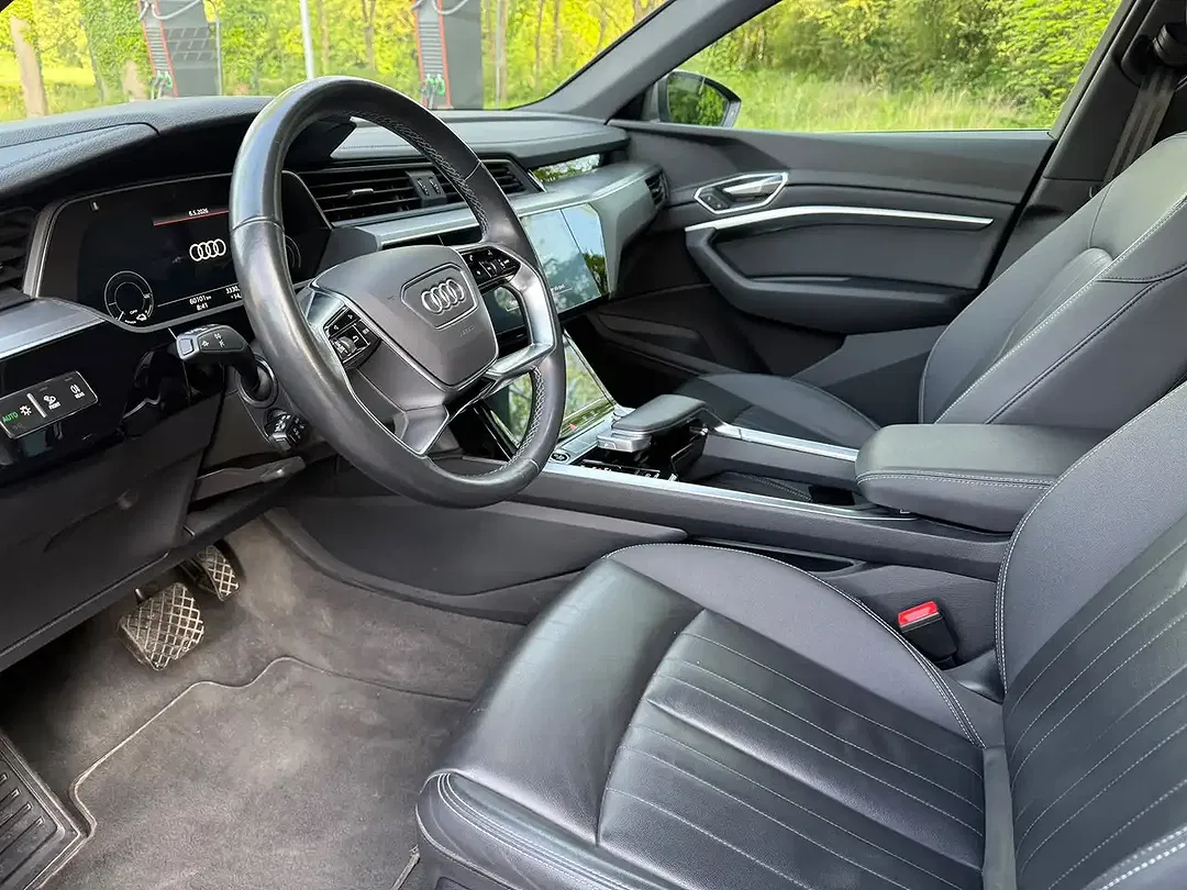 Audi Q8 e-tron 55 quattro - Thumbnail 12