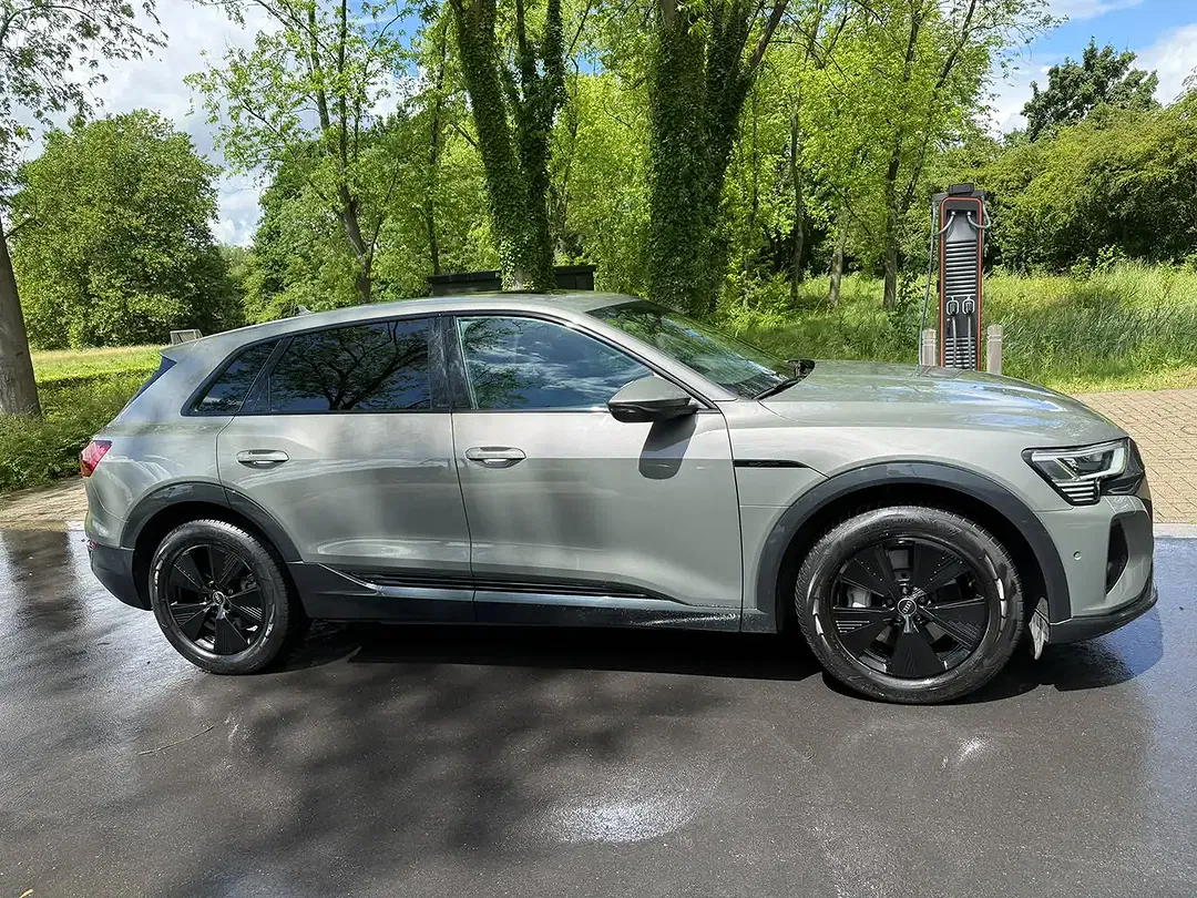 Audi Q8 e-tron 55 quattro - Thumbnail 3