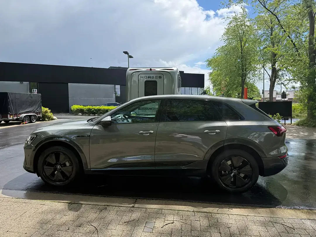 Audi Q8 e-tron 55 quattro - Thumbnail 6