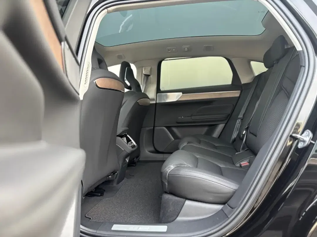 Volvo ES90 Single Motor Extended Range Ultra - Thumbnail 17
