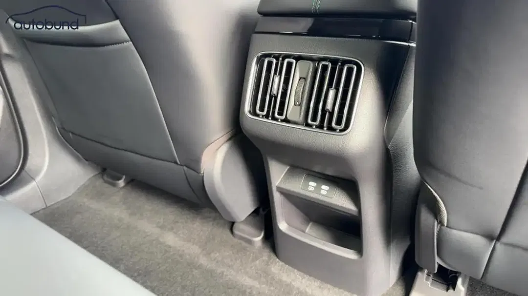 BYD Seal U DM-i AWD Design - Thumbnail 10