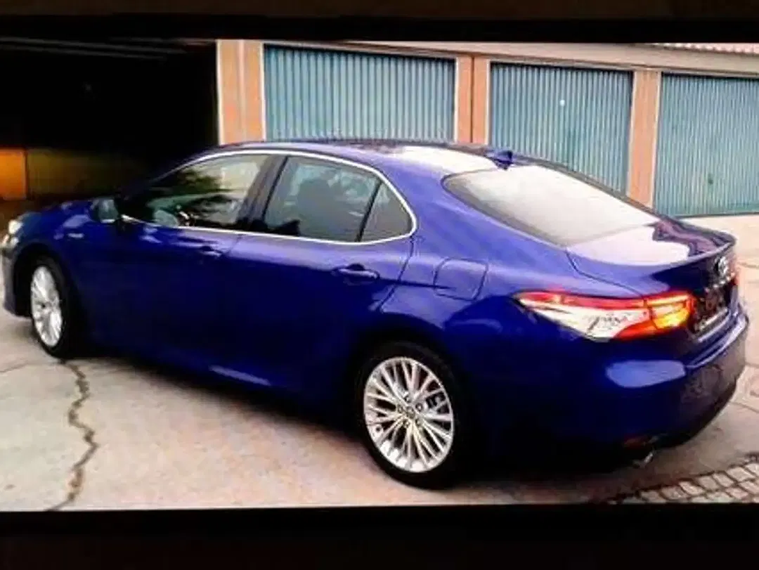 Toyota Camry AUT Hybrid Lounge - Thumbnail 6