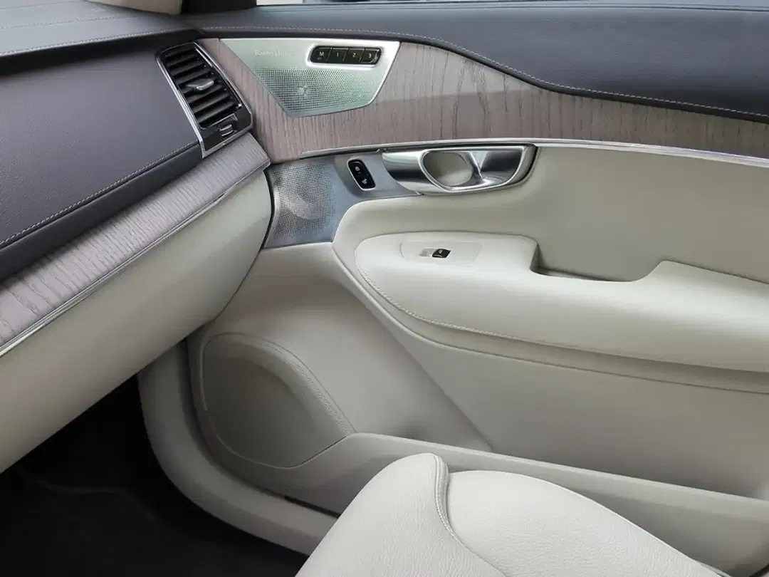 Volvo XC90 T8 Recharge Ultimate Bright - Thumbnail 19