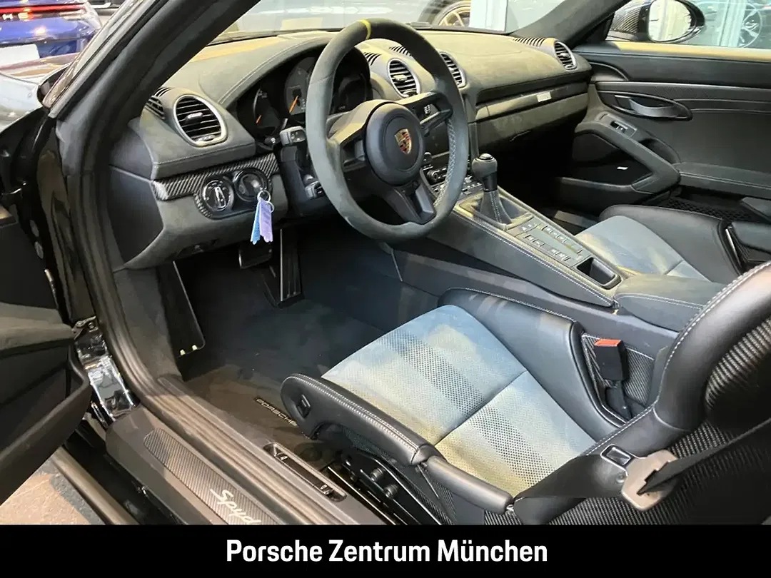 Porsche 718 Spyder RS - Thumbnail 6