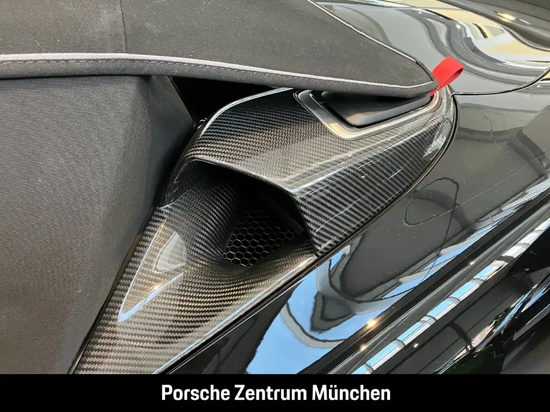 Porsche 718 Spyder RS - Thumbnail 8