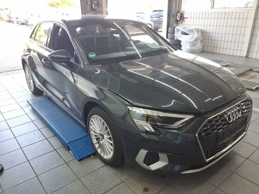 Audi A3 40 TFSI e advanced S line - Thumbnail 1