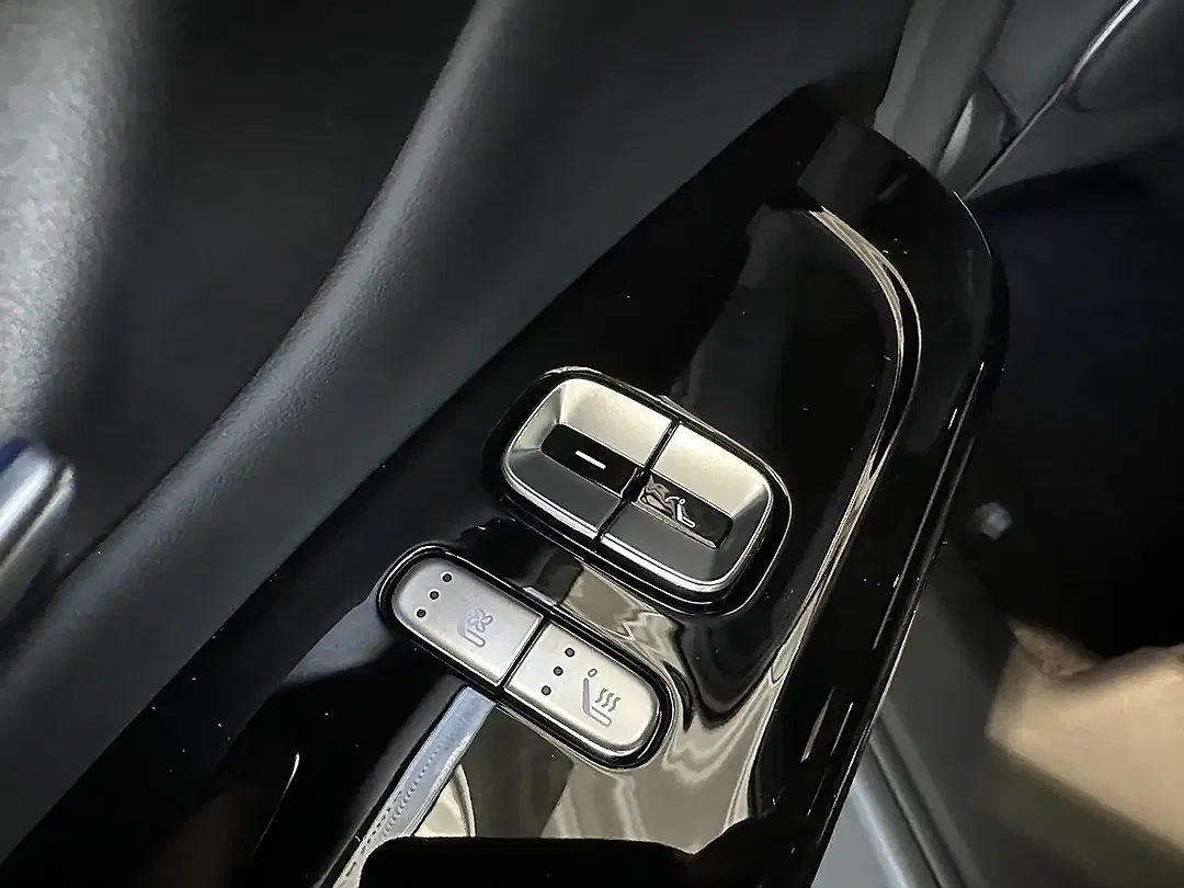 Xpeng G9 AWD Performance - Thumbnail 12