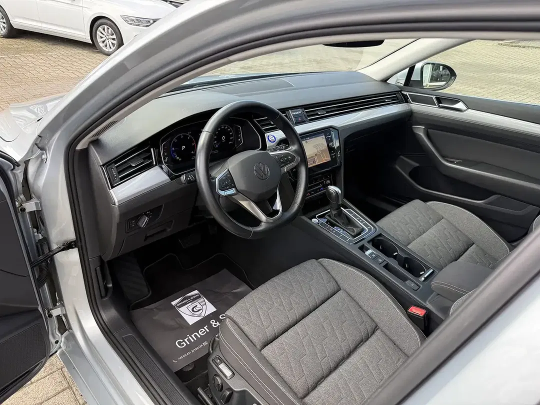Volkswagen Passat Business - Thumbnail 13