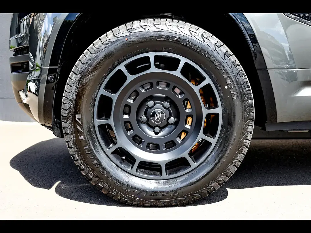 Land Rover Defender P635 V8 OCTA Edition One 110 - Thumbnail 9