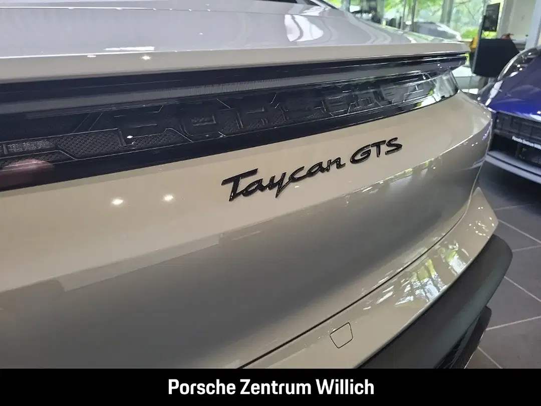 Porsche Taycan GTS - Thumbnail 10