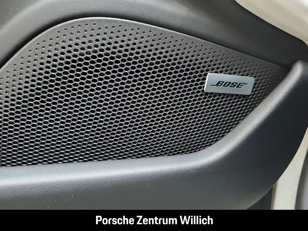Porsche Taycan GTS - Thumbnail 12