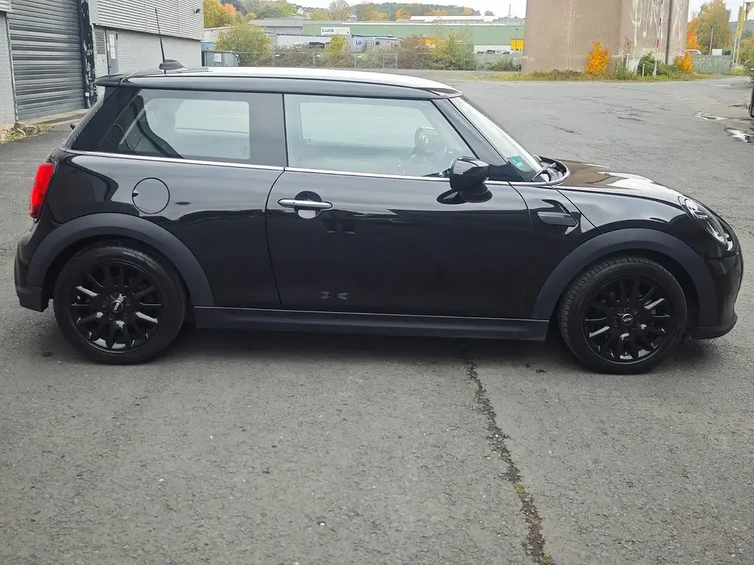 MINI One - Thumbnail 4