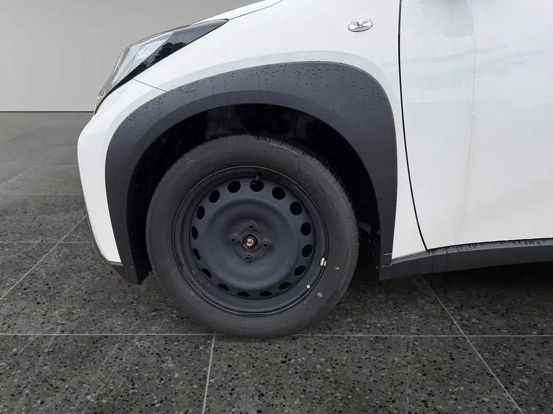Toyota Aygo X Business Edition - Thumbnail 14