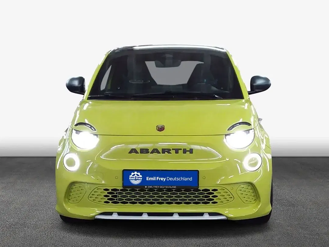 Abarth 500e - Thumbnail 3