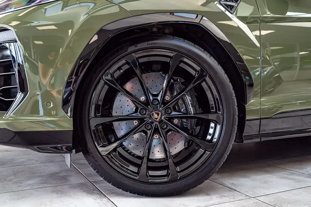 Lamborghini Urus SE Ad Personam - Thumbnail 10