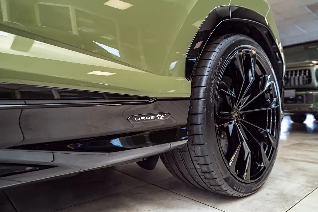 Lamborghini Urus SE Ad Personam - Thumbnail 13