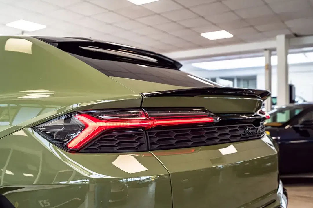 Lamborghini Urus SE Ad Personam - Thumbnail 16