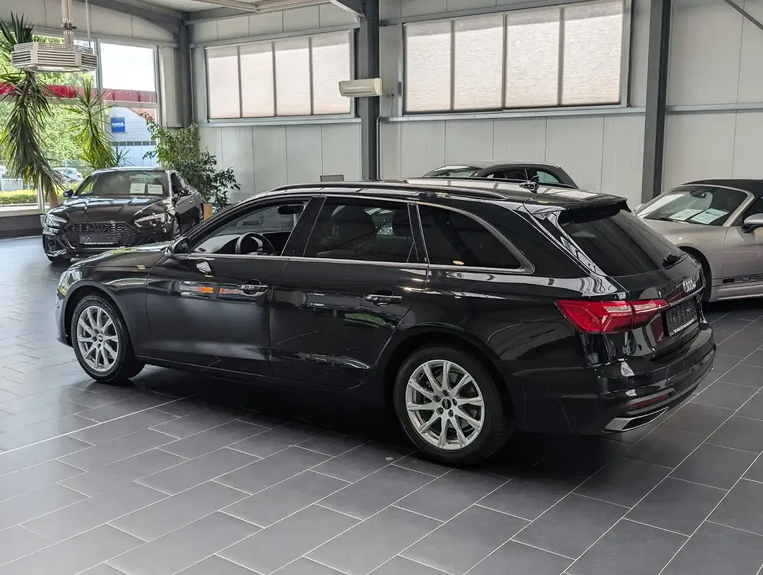 Audi A4 35 TFSI S tronic Avant - foto 2