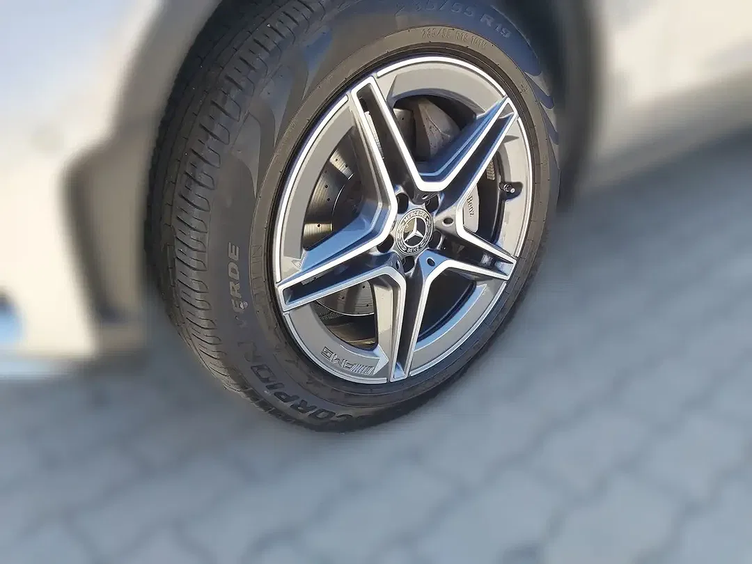 Mercedes-Benz GLC 220 4MATIC AMG Line - Thumbnail 9