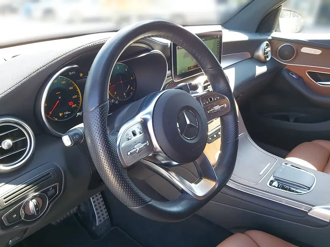 Mercedes-Benz GLC 220 4MATIC AMG Line - Thumbnail 11