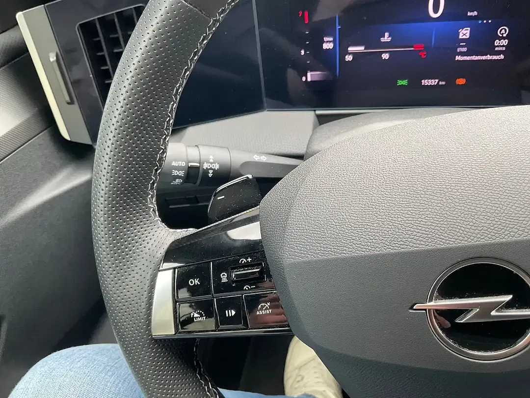 Opel Astra 1.2 Turbo GS - Thumbnail 16