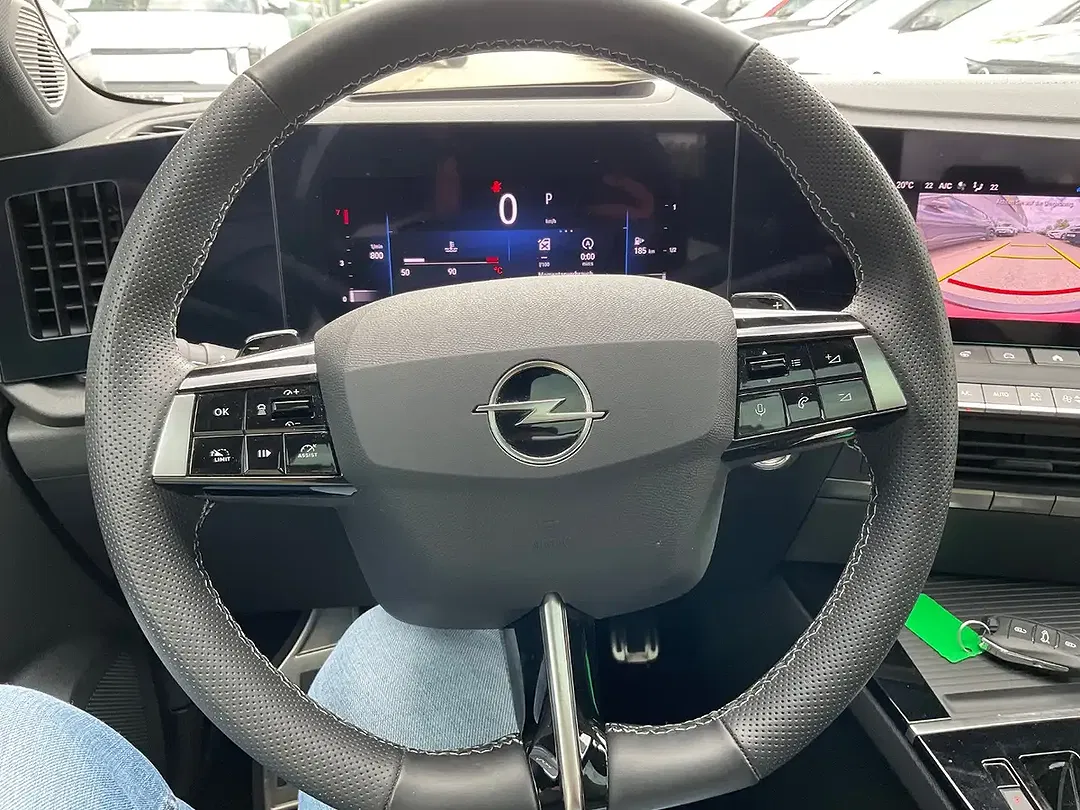 Opel Astra 1.2 Turbo GS - foto 19