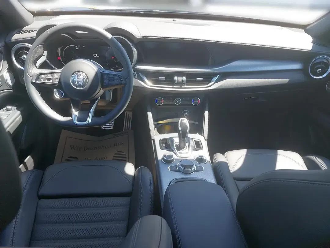 Alfa Romeo Stelvio 2.2 JTDM AUT 4x4 Veloce - Thumbnail 4