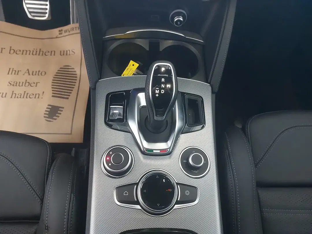 Alfa Romeo Stelvio 2.2 JTDM AUT 4x4 Veloce - Thumbnail 8