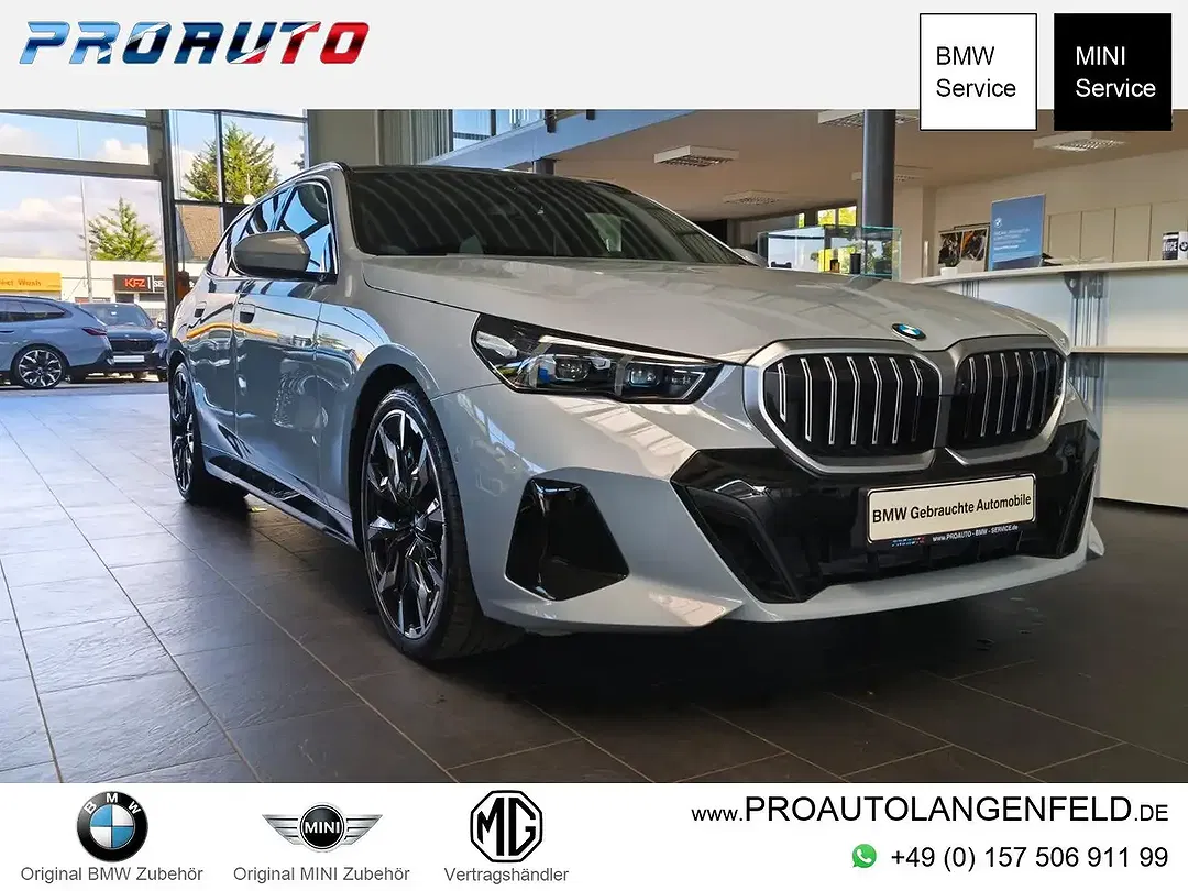 BMW 520 Touring M Sport - Thumbnail 1