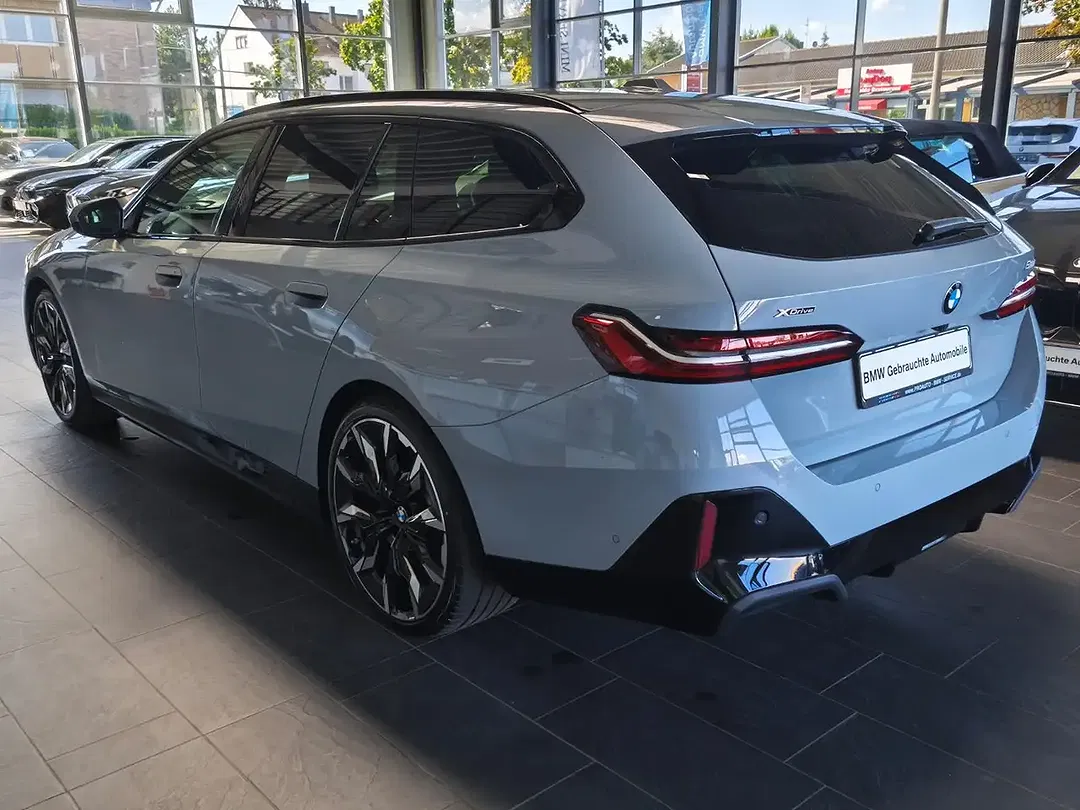 BMW 520 Touring M Sport - Thumbnail 4