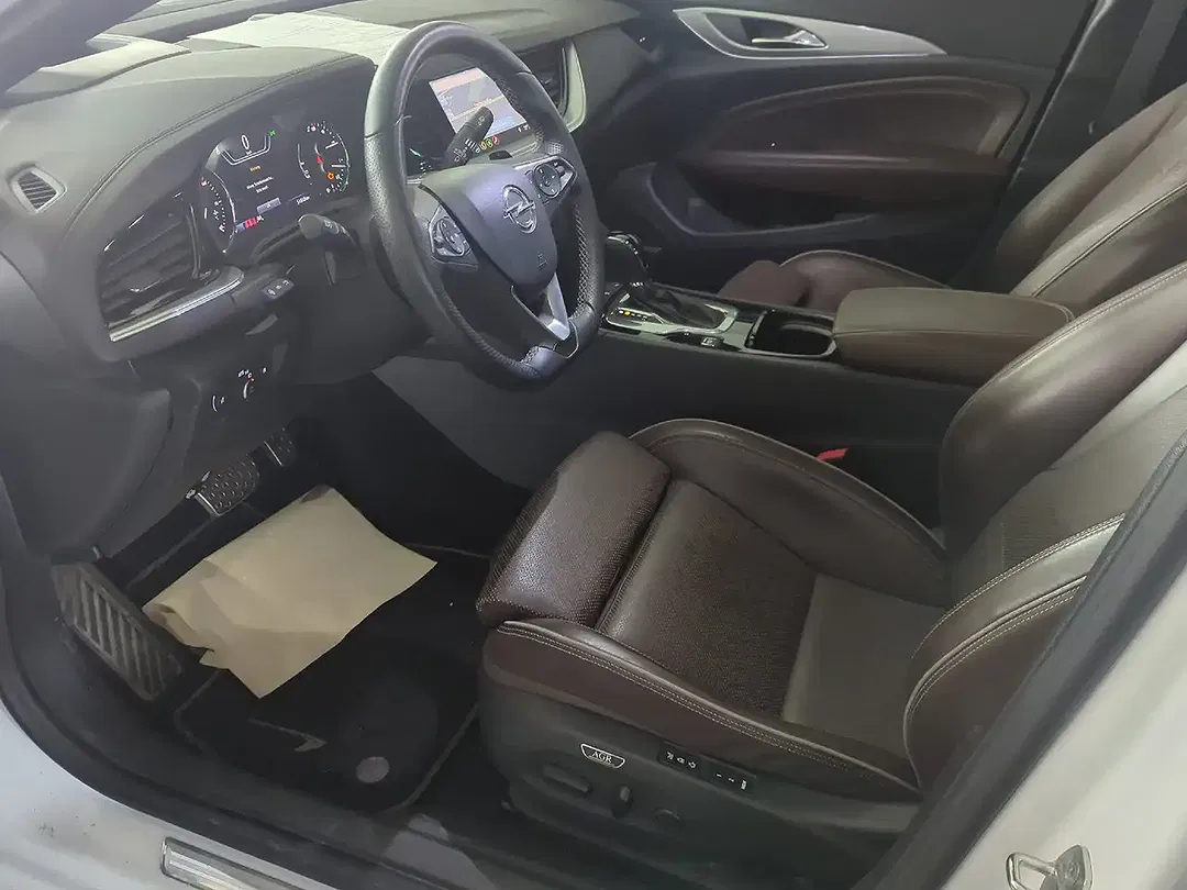 Opel Insignia 4x4 GSi - Thumbnail 5