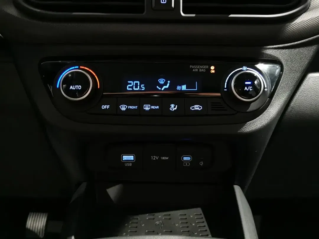 Hyundai i10 1.0 Trend - Thumbnail 13