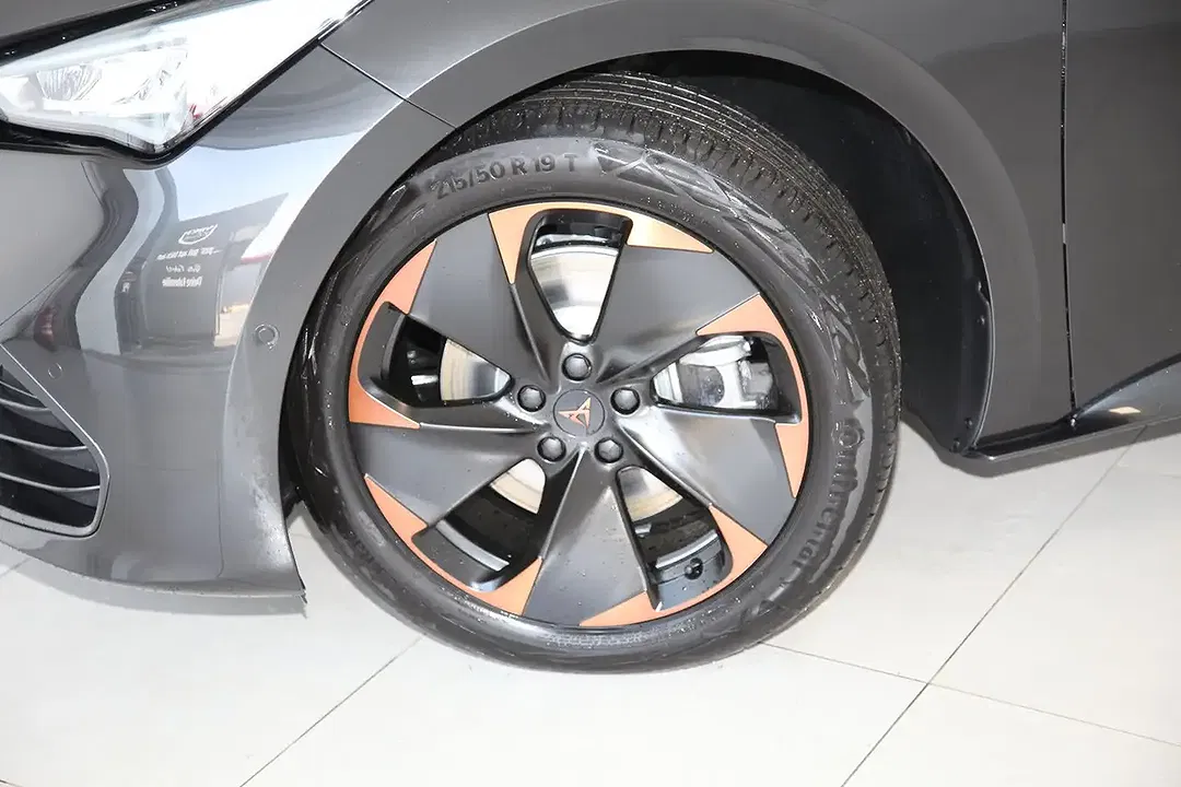 CUPRA Born - Thumbnail 5