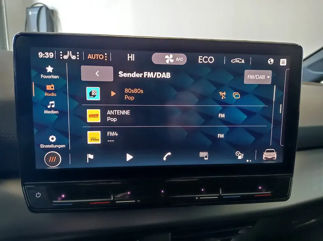 CUPRA Born - Thumbnail 8