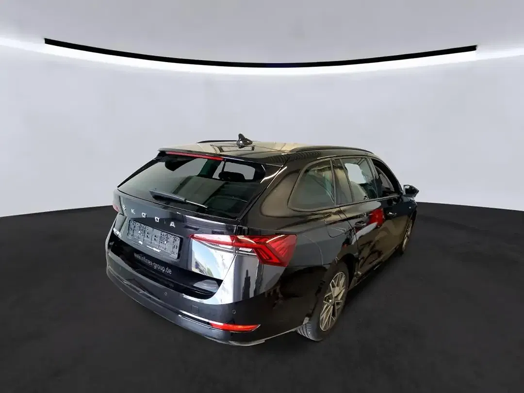 Skoda Octavia 2.0 TDI DSG Combi Tour - Thumbnail 3